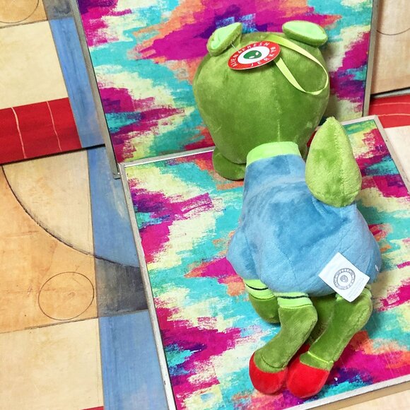 NEW ALIEN FRESH JERKY PLUSH TOY AREA 51 ALIEN UFO SCI-FI STUFFED ANIMAL PLUSHIE - Picture 3 of 5